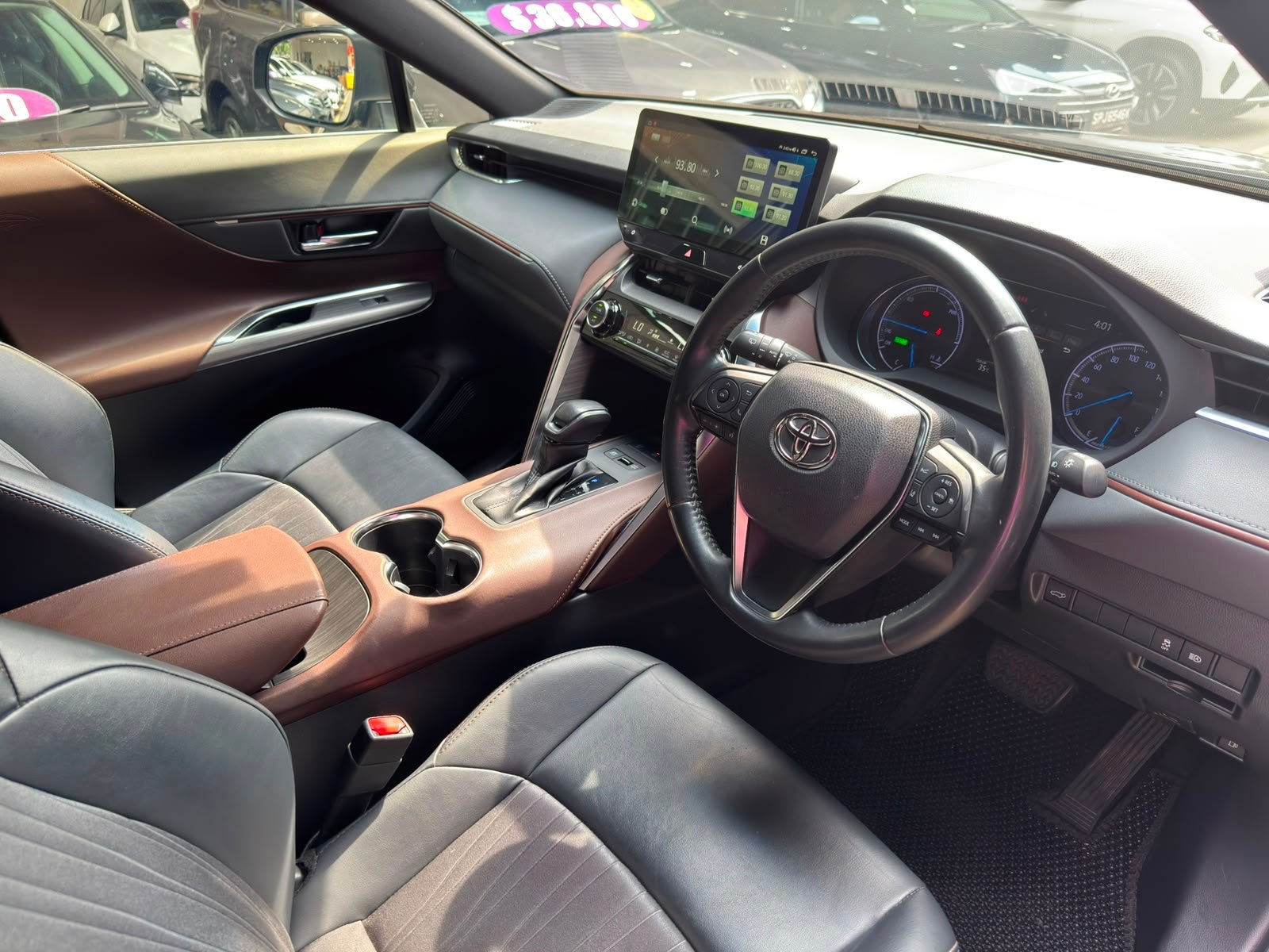 Toyota Harrier Hybrid 2.5G photo 7